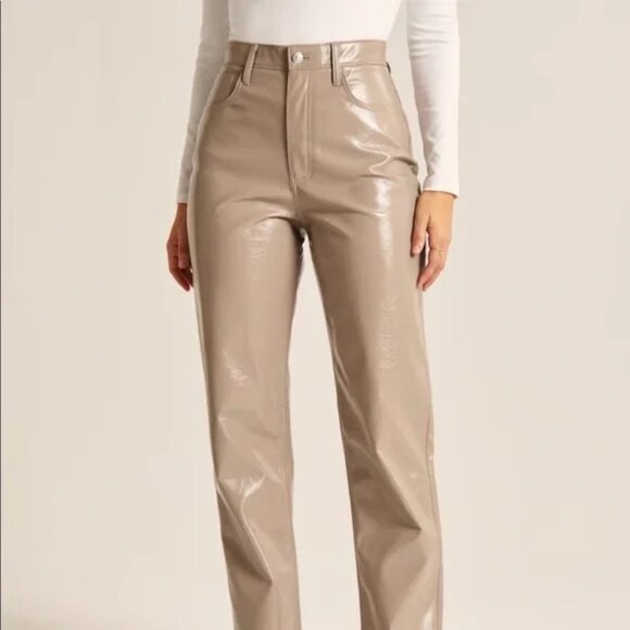 NWOT Abercrombie & Fitch Patent 90’s Straight Faux Leather Taupe Pants Sz 10 30 - Picture 1 of 4